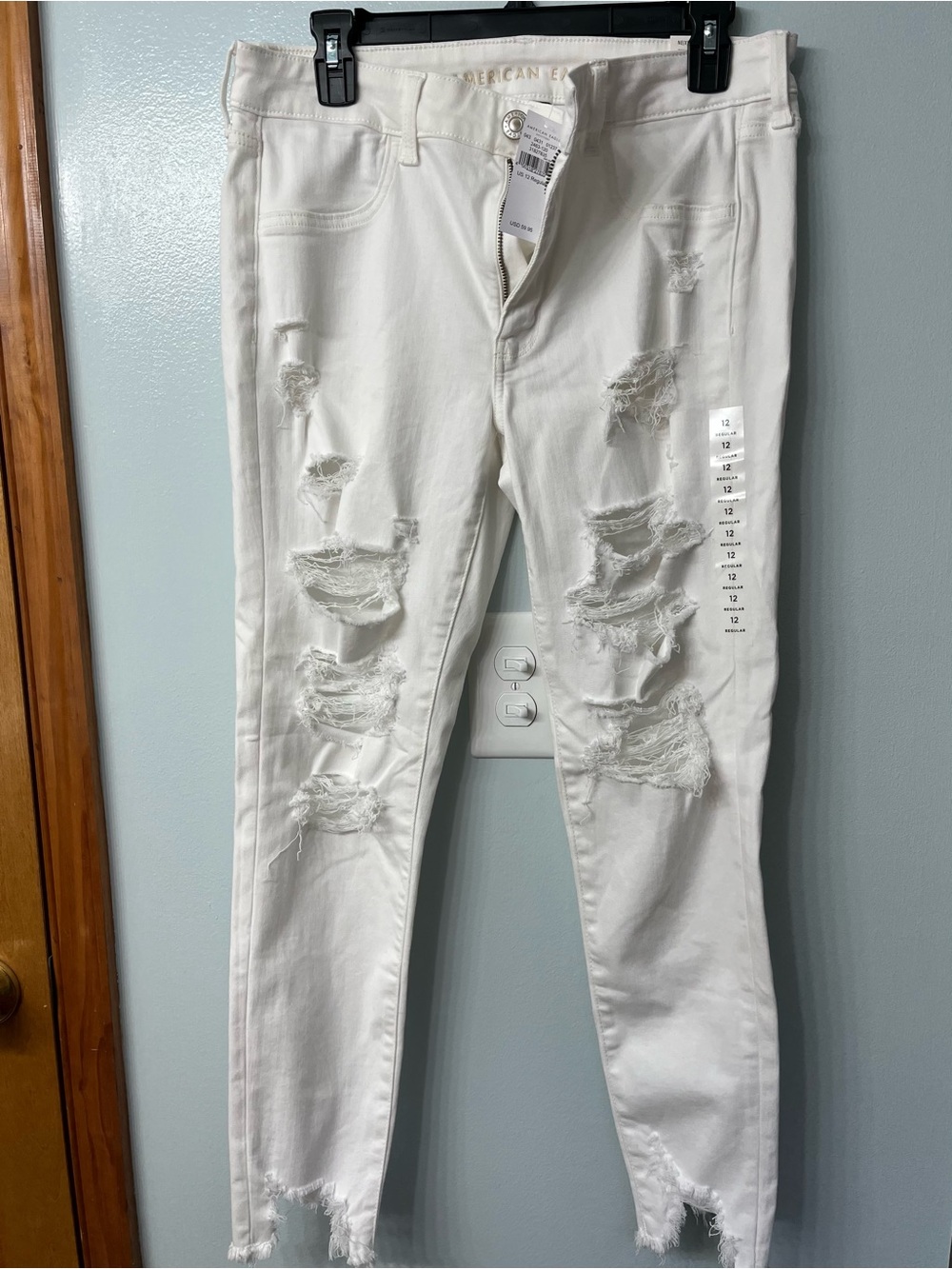 American Eagle Outfitters White Distressed Skinny Jeans